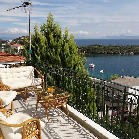 Beach Front House With View Marathos  Екстер'єр фото