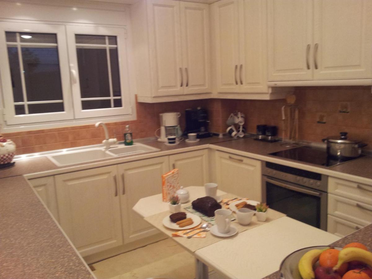 Beach Front House With View Marathos  Екстер'єр фото