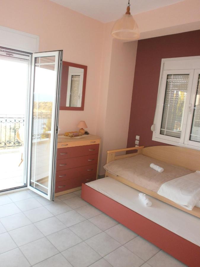Beach Front House With View Marathos  Екстер'єр фото