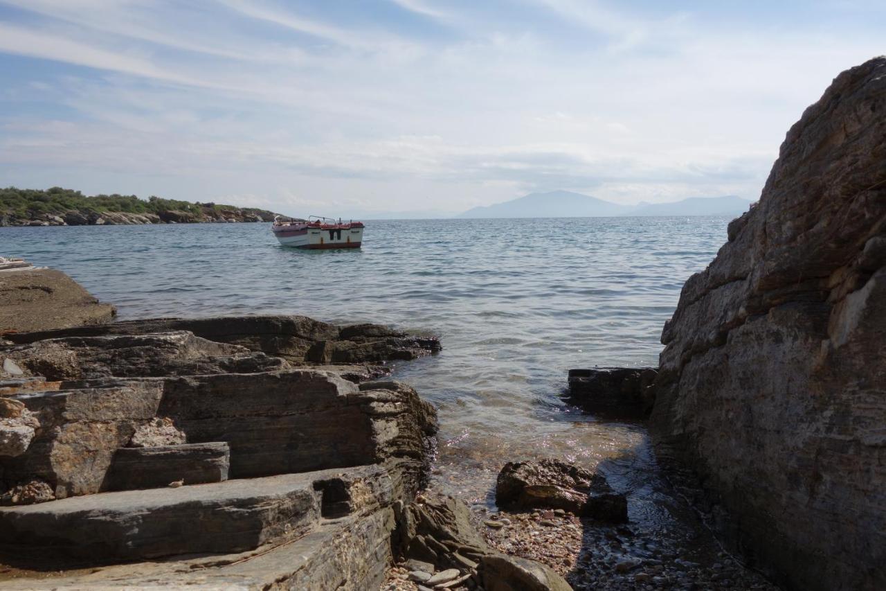 Beach Front House With View Marathos  Екстер'єр фото