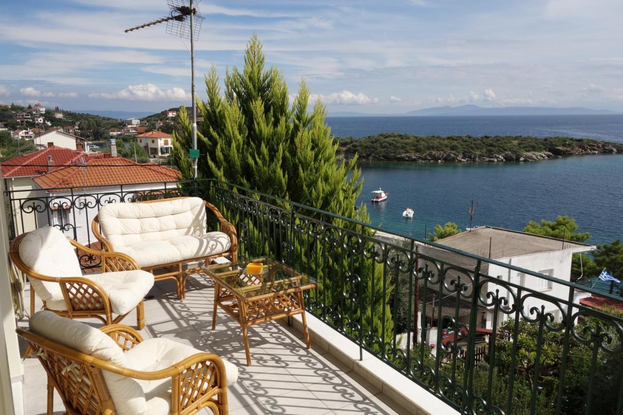 Beach Front House With View Marathos  Екстер'єр фото