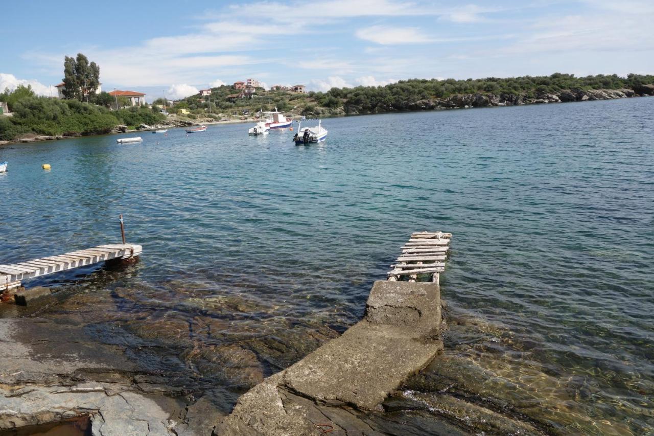 Beach Front House With View Marathos  Екстер'єр фото