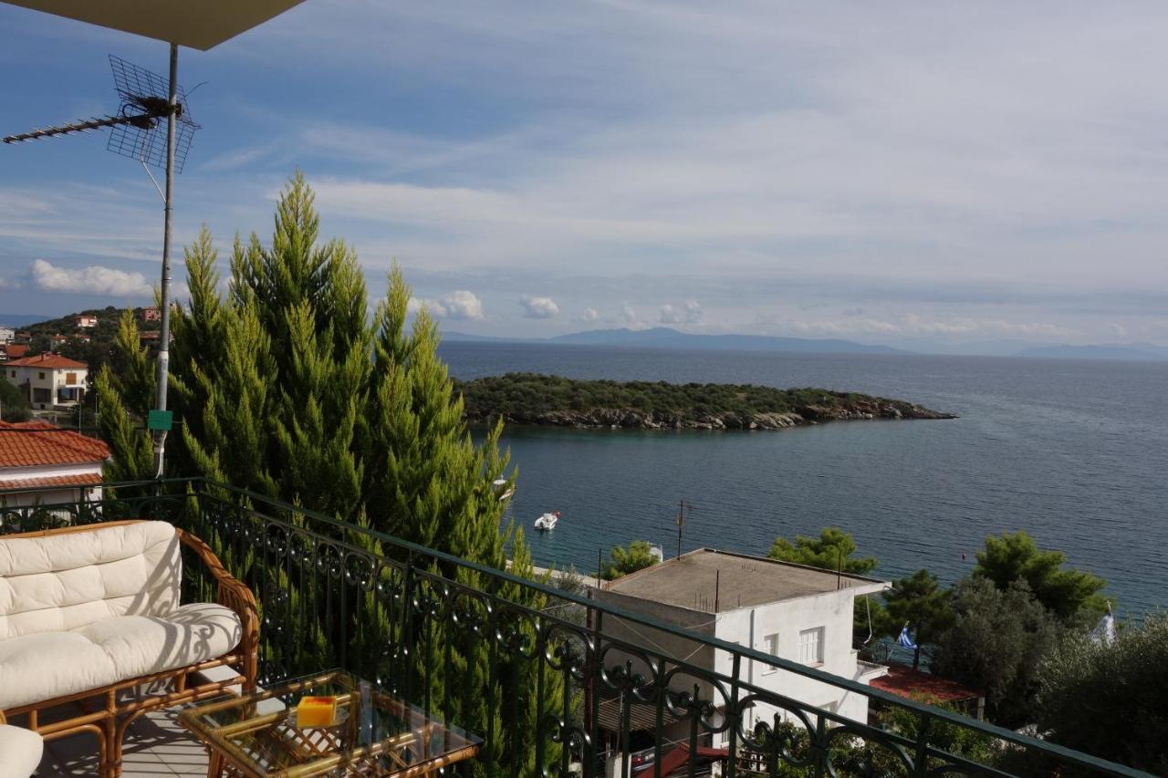 Beach Front House With View Marathos  Екстер'єр фото