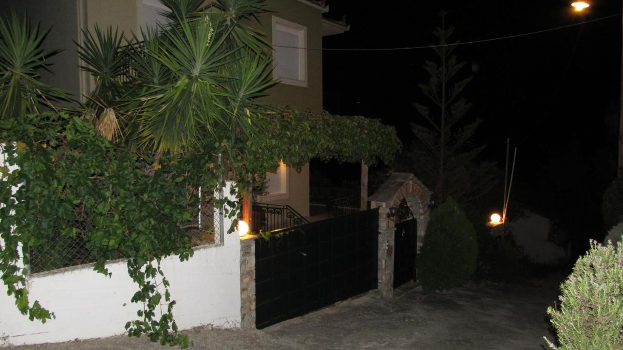 Beach Front House With View Marathos  Екстер'єр фото